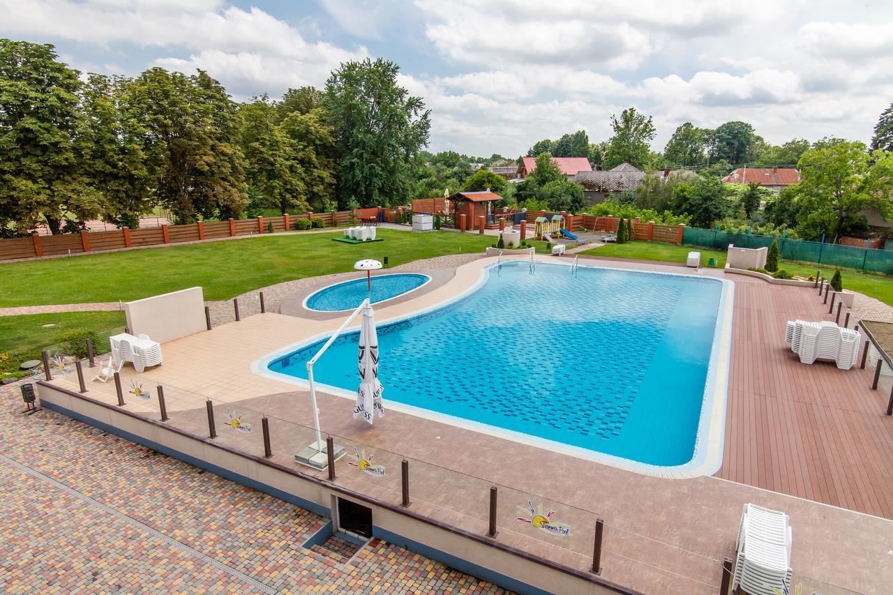 Zinedine Sport-Hotel Uzjhorod Eksteriør billede