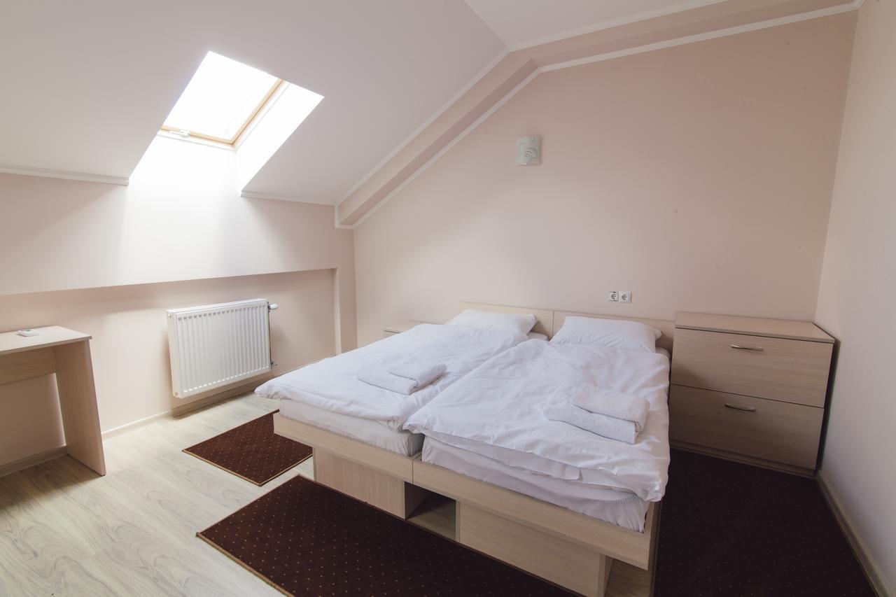 Zinedine Sport-Hotel Uzjhorod Eksteriør billede