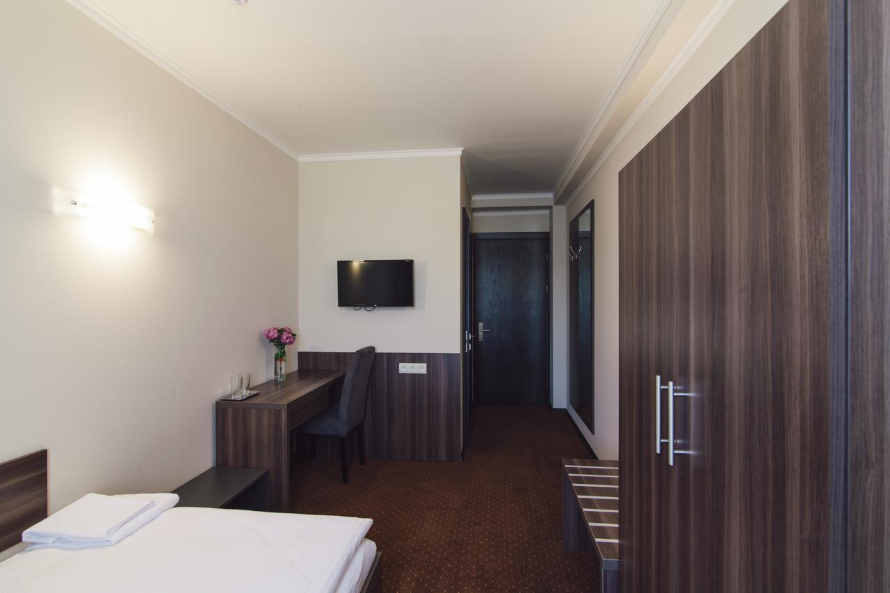 Zinedine Sport-Hotel Uzjhorod Eksteriør billede