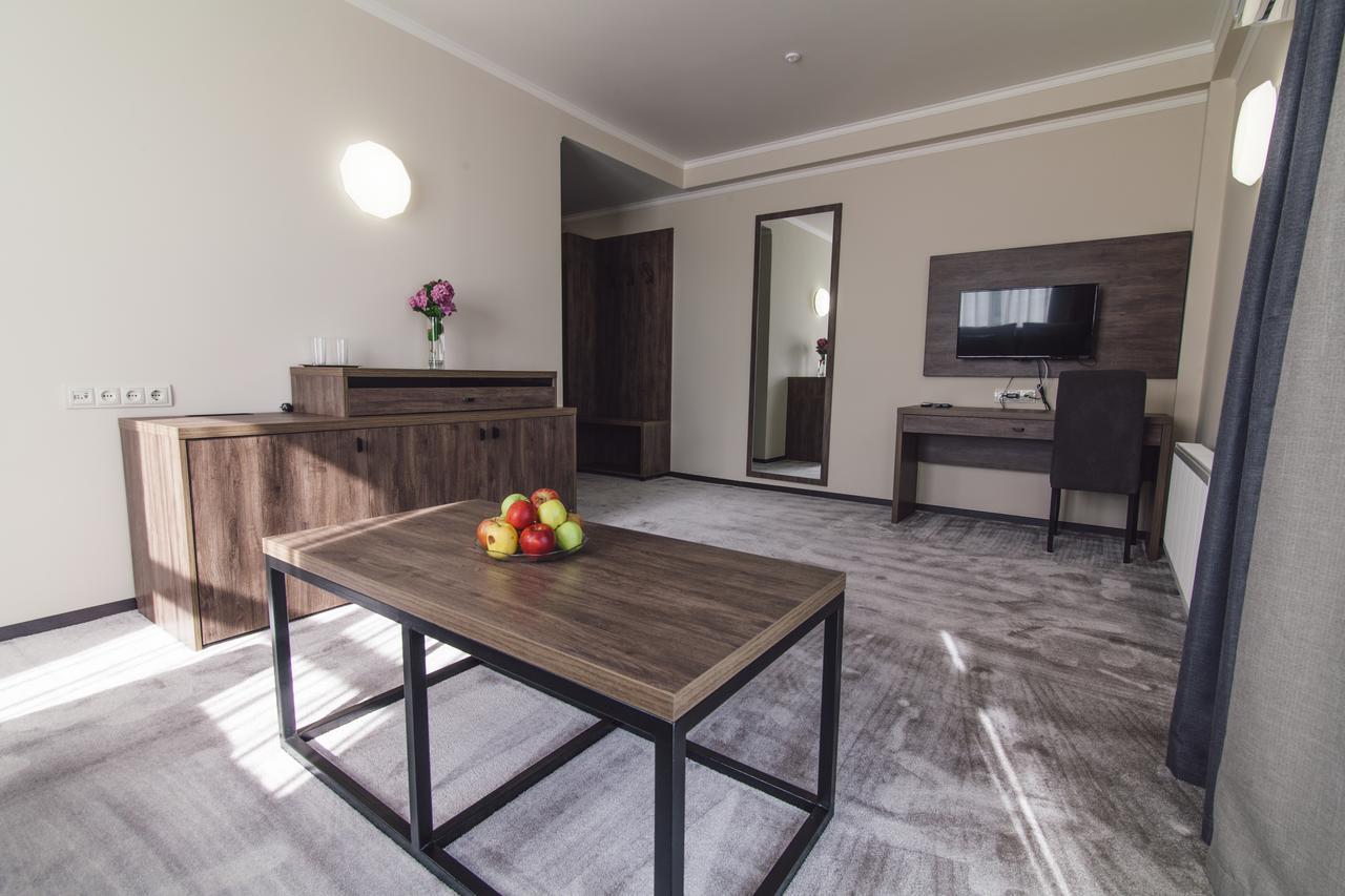 Zinedine Sport-Hotel Uzjhorod Eksteriør billede